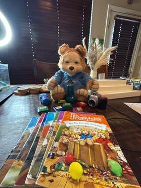 Playskool TJ Bearytales Interactive Storytelling Bear wAccessories, Books(7),  C